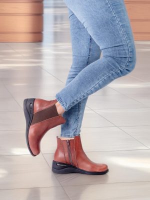 Zapatos de mujer de cuero. Botas confort con cámara de aire y elástico. Chiarini