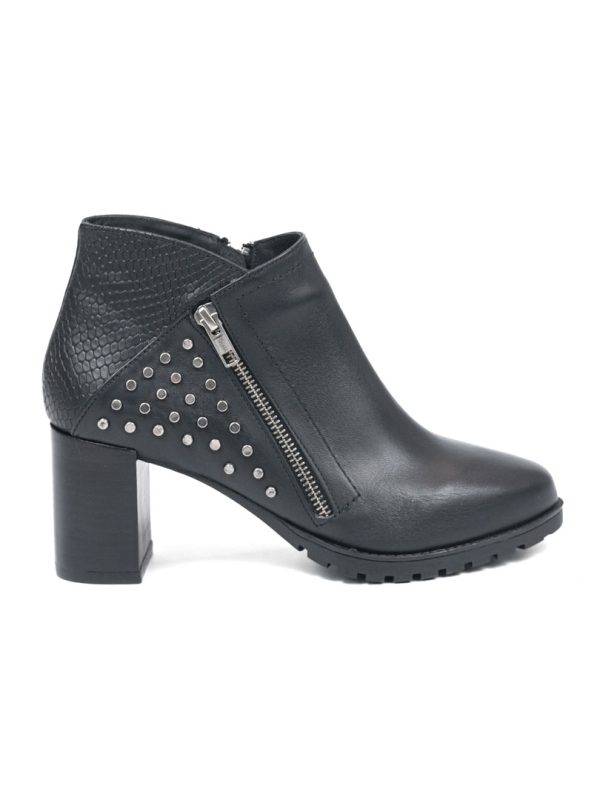 Lizzae Black